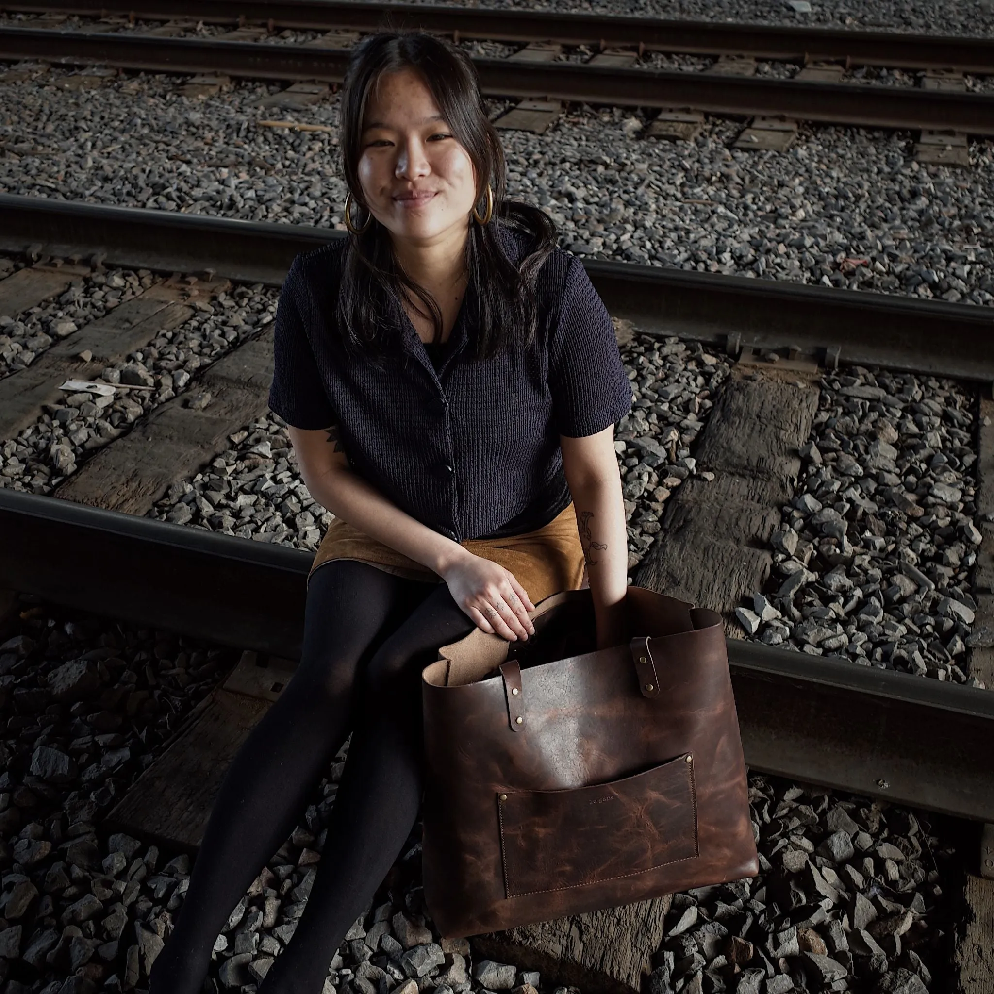 Dunham Leather Tote Bag – Dark Brown Edition