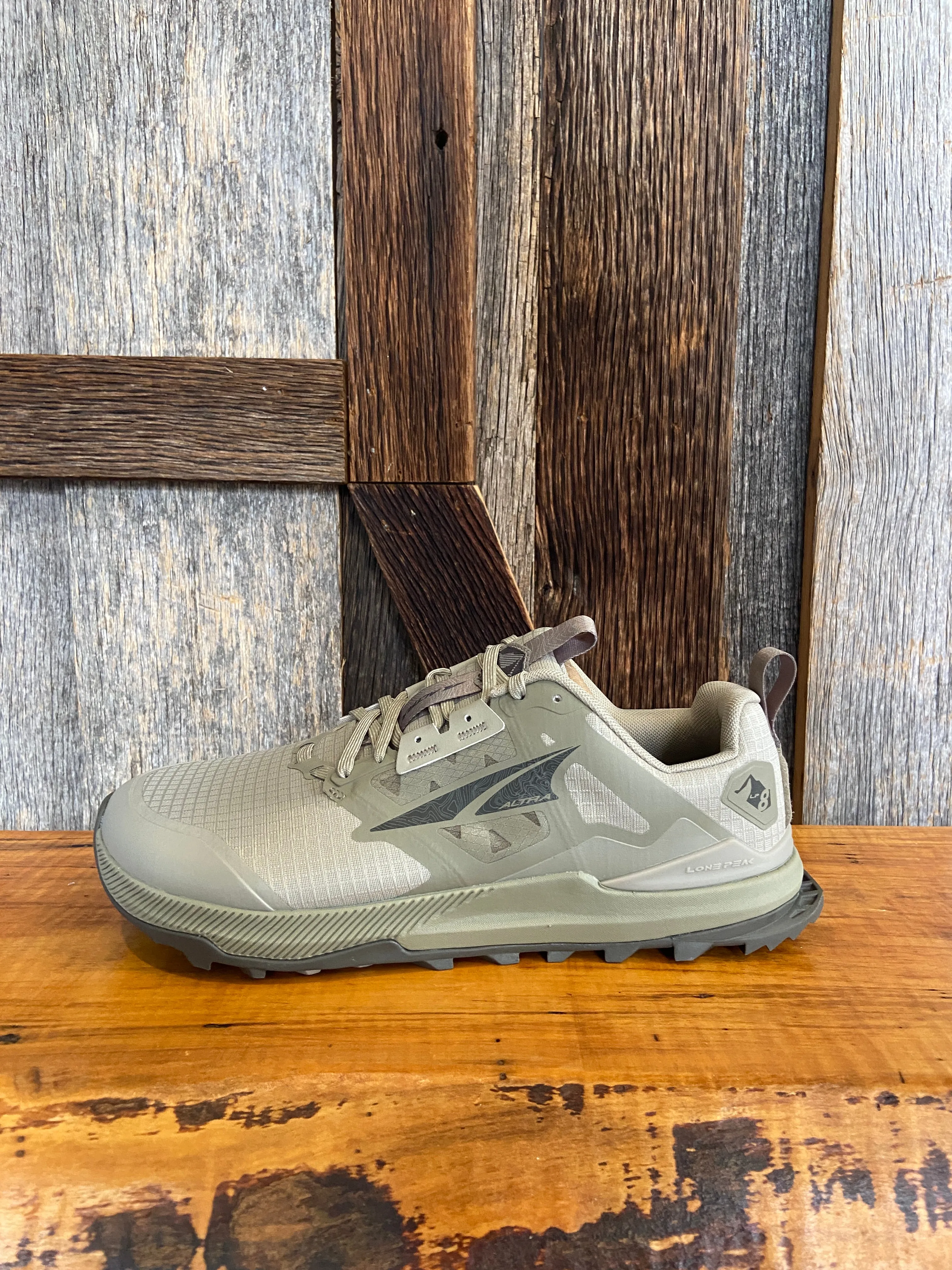 M Altra Lone Peak 8